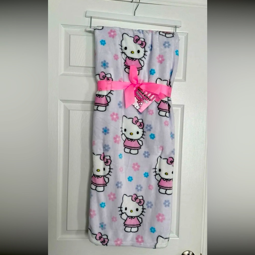 BNWT Spring Easter Hello Kitty Limited Edition Blanket